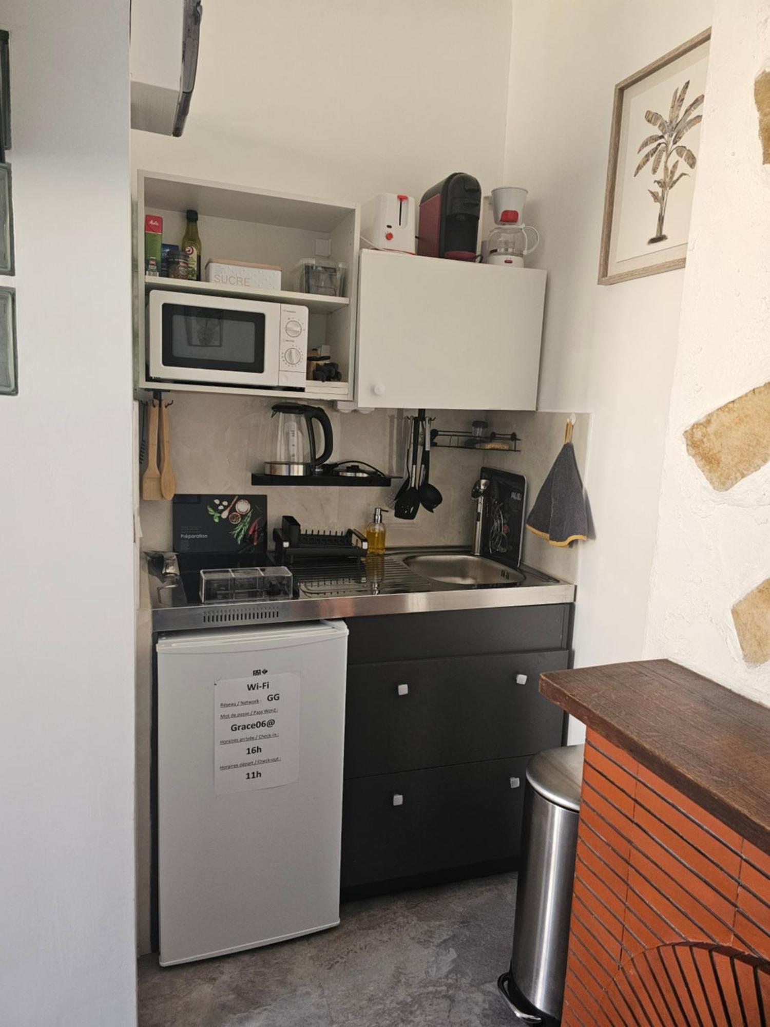Studio 3 A La Trinite Proche De Nice 10 Mn, Monaco 15 Mn Et L'Italie 30 Mn Exterior foto